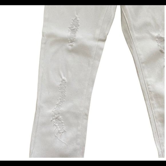 Revamped White stretch destroyed denim crops 3 - Picture 2 of 6